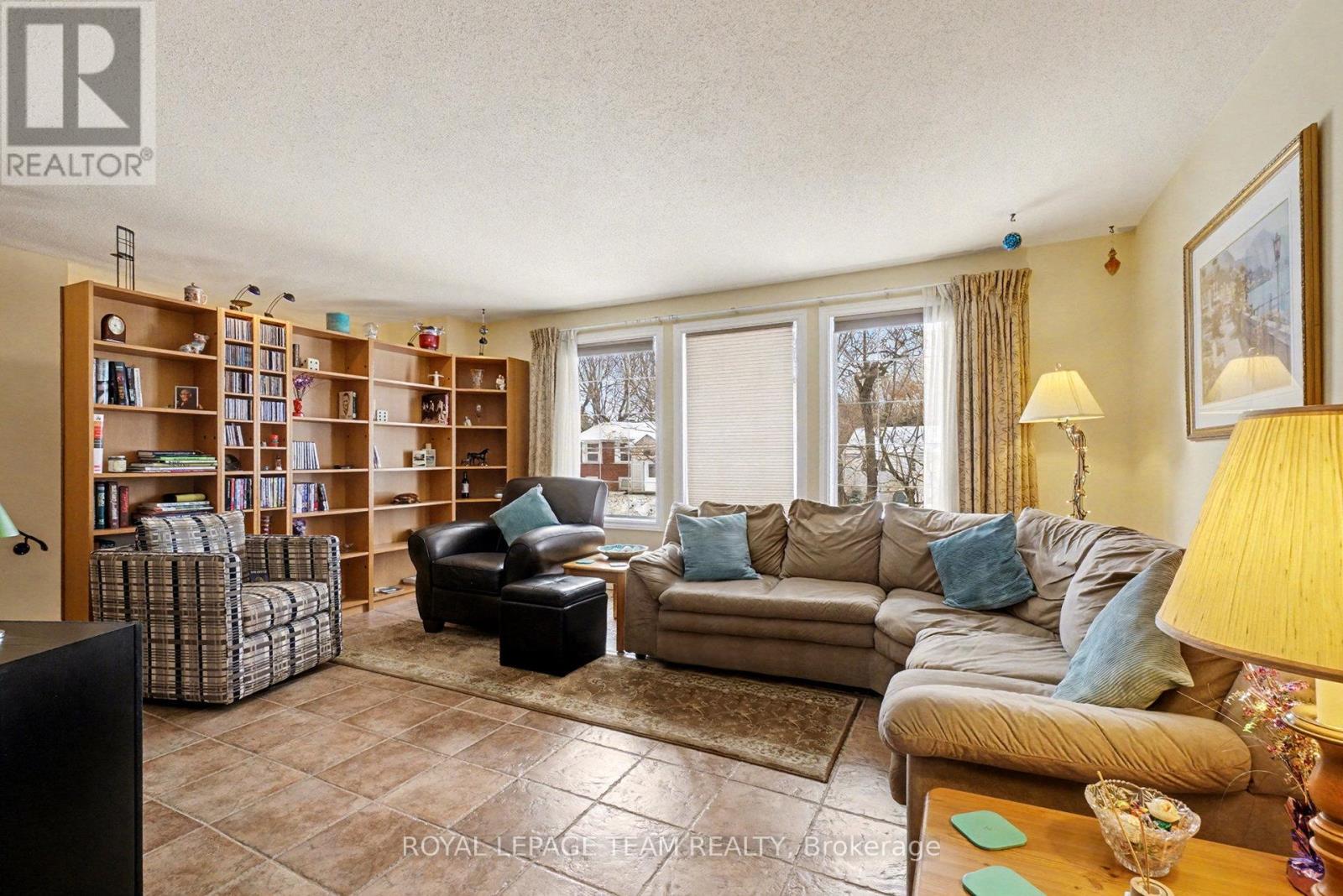 30 JUNIPER COURT - 5