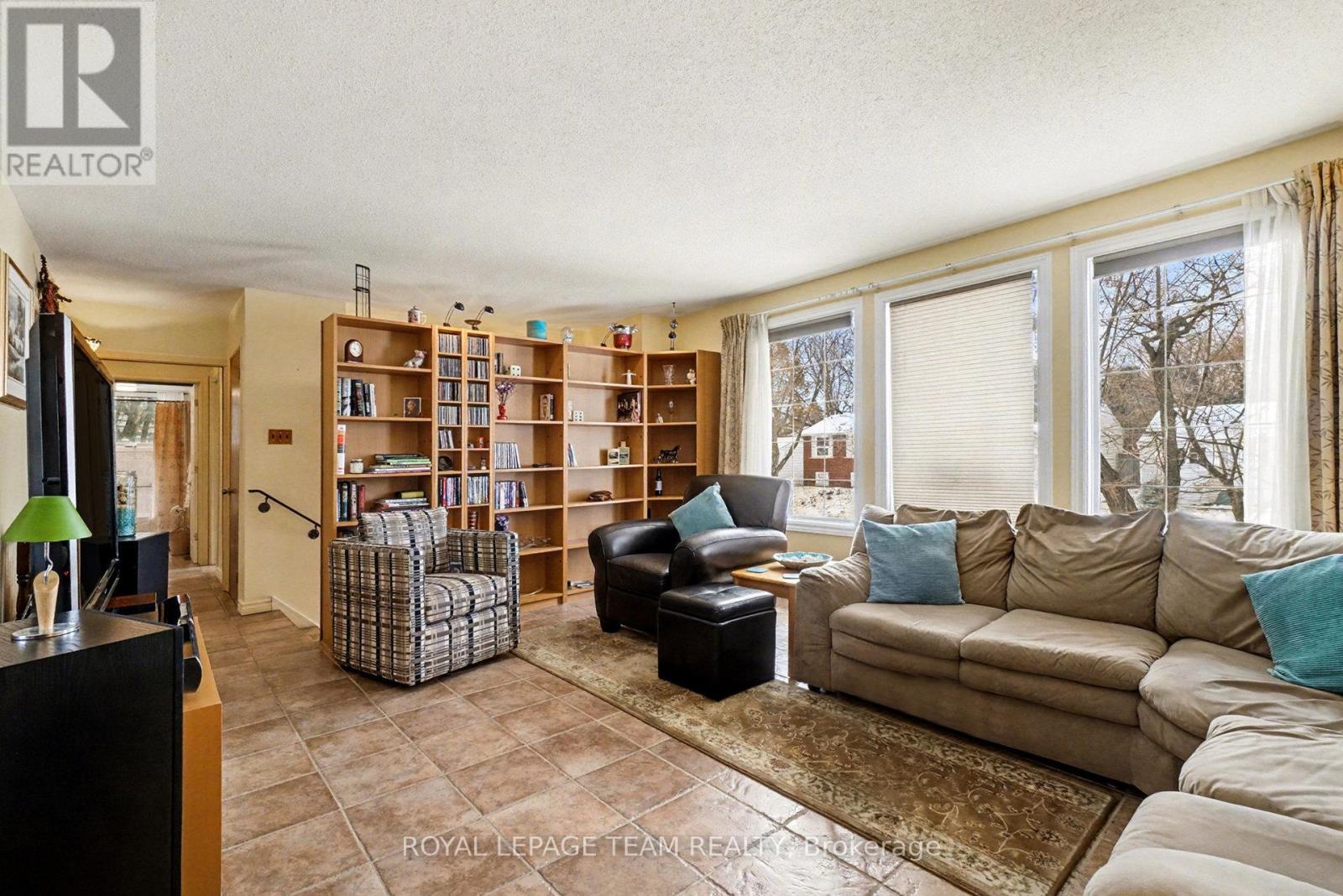 30 JUNIPER COURT - 6
