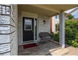 82 Fair Oaks Crescent, Ottawa, ON K2G4W3 Photo 11