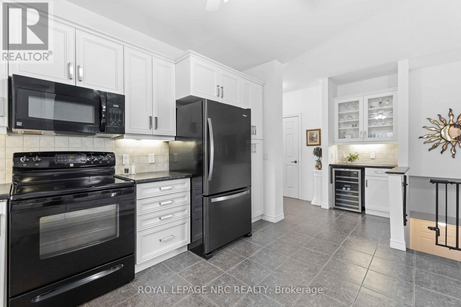 3905 RAINBOW LANE - 10