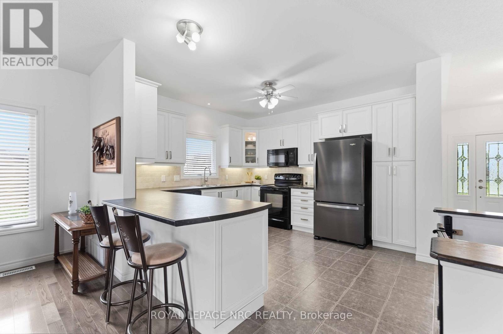 3905 RAINBOW LANE - 11
