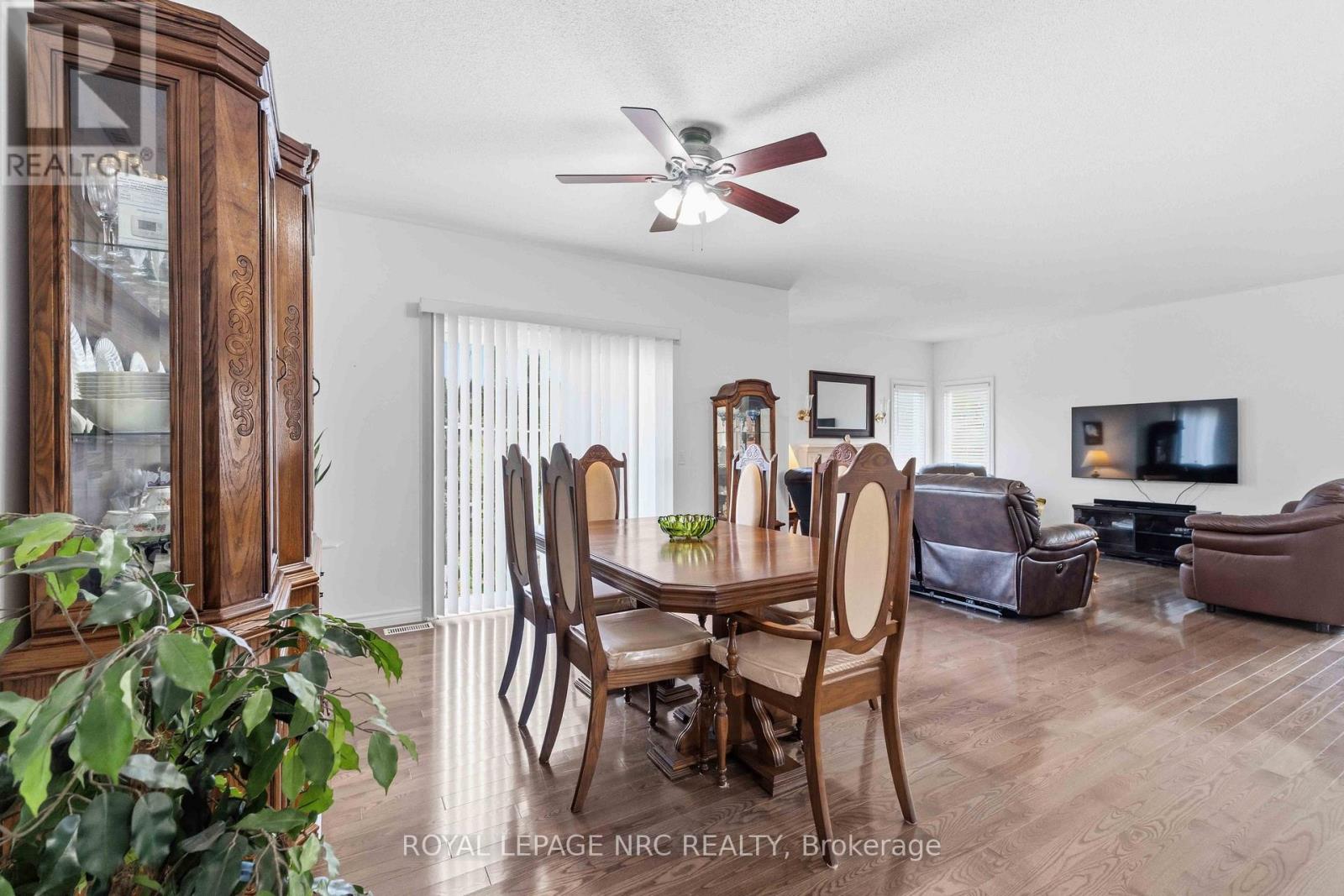 3905 RAINBOW LANE - 16