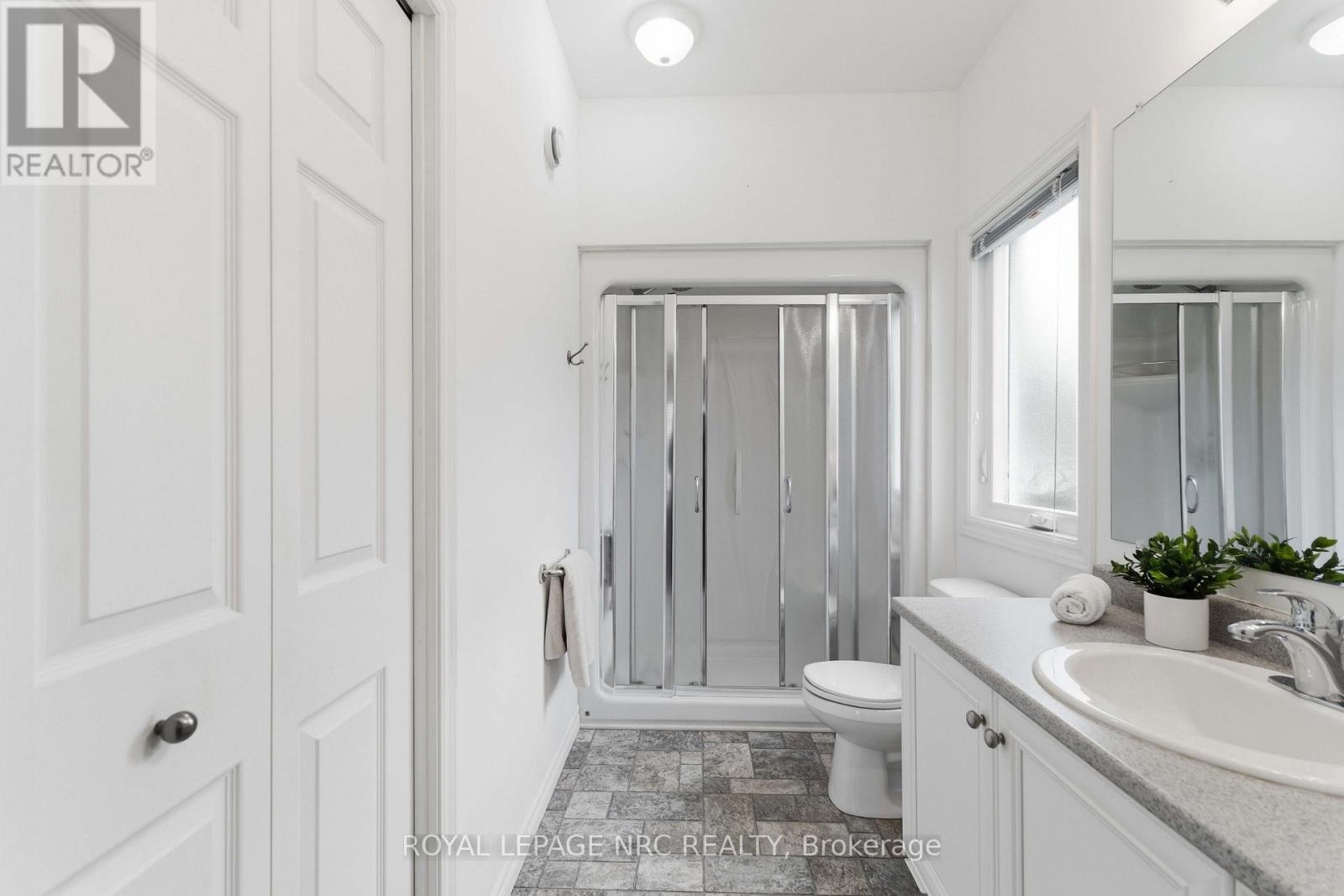 3905 RAINBOW LANE - 23