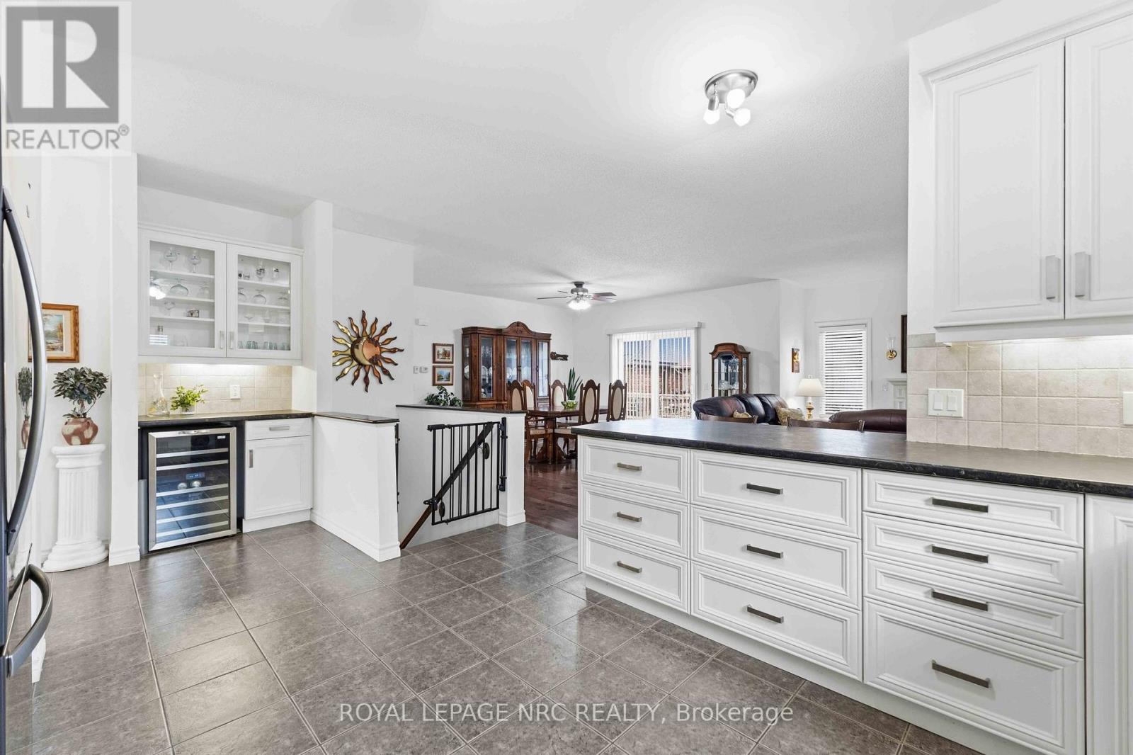 3905 RAINBOW LANE - 7