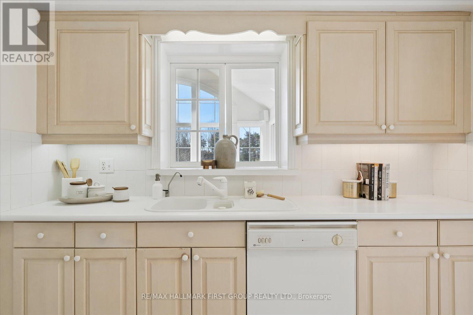 525 MYRTLE ROAD W - 14