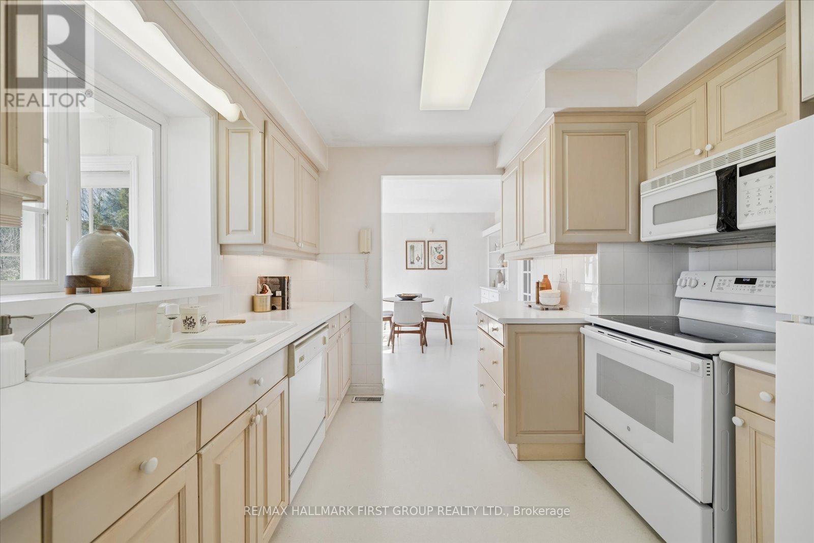 525 MYRTLE ROAD W - 15