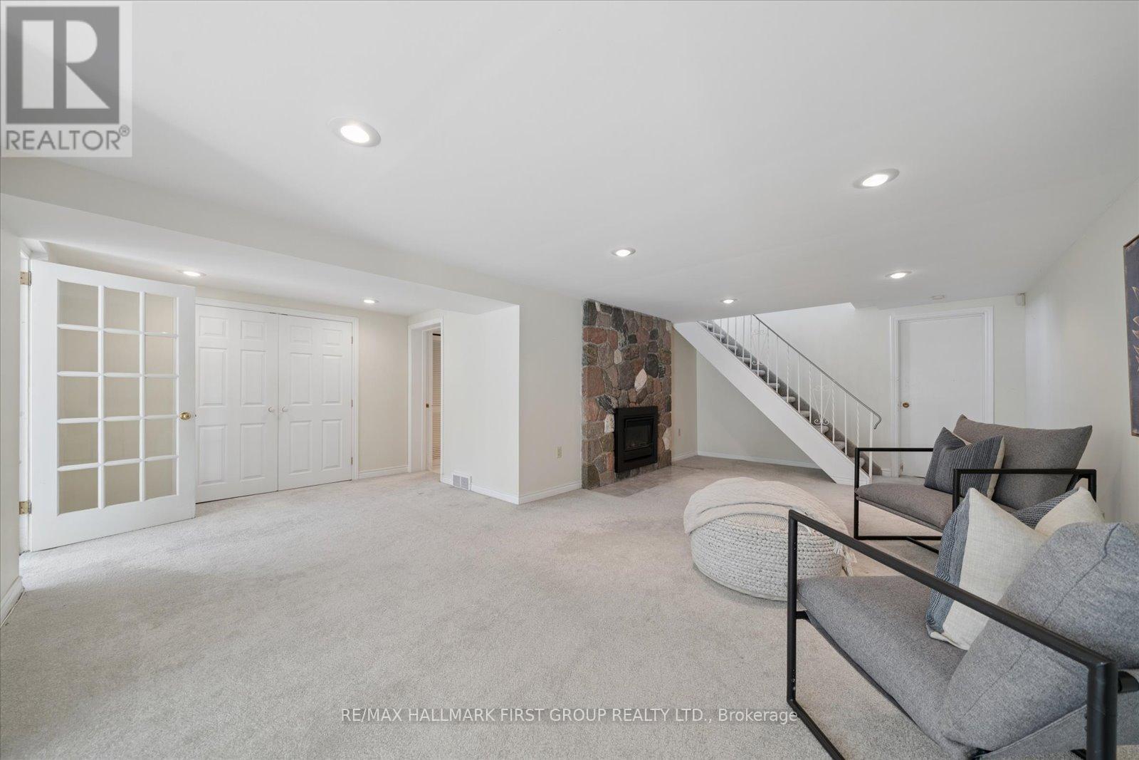 525 MYRTLE ROAD W - 32