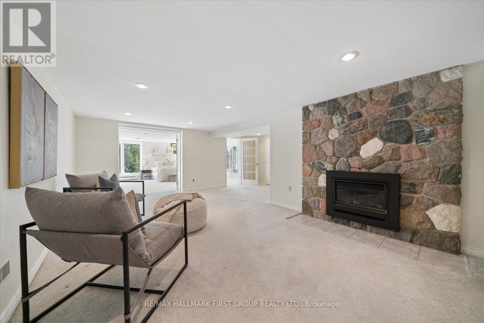 525 MYRTLE ROAD W - 33