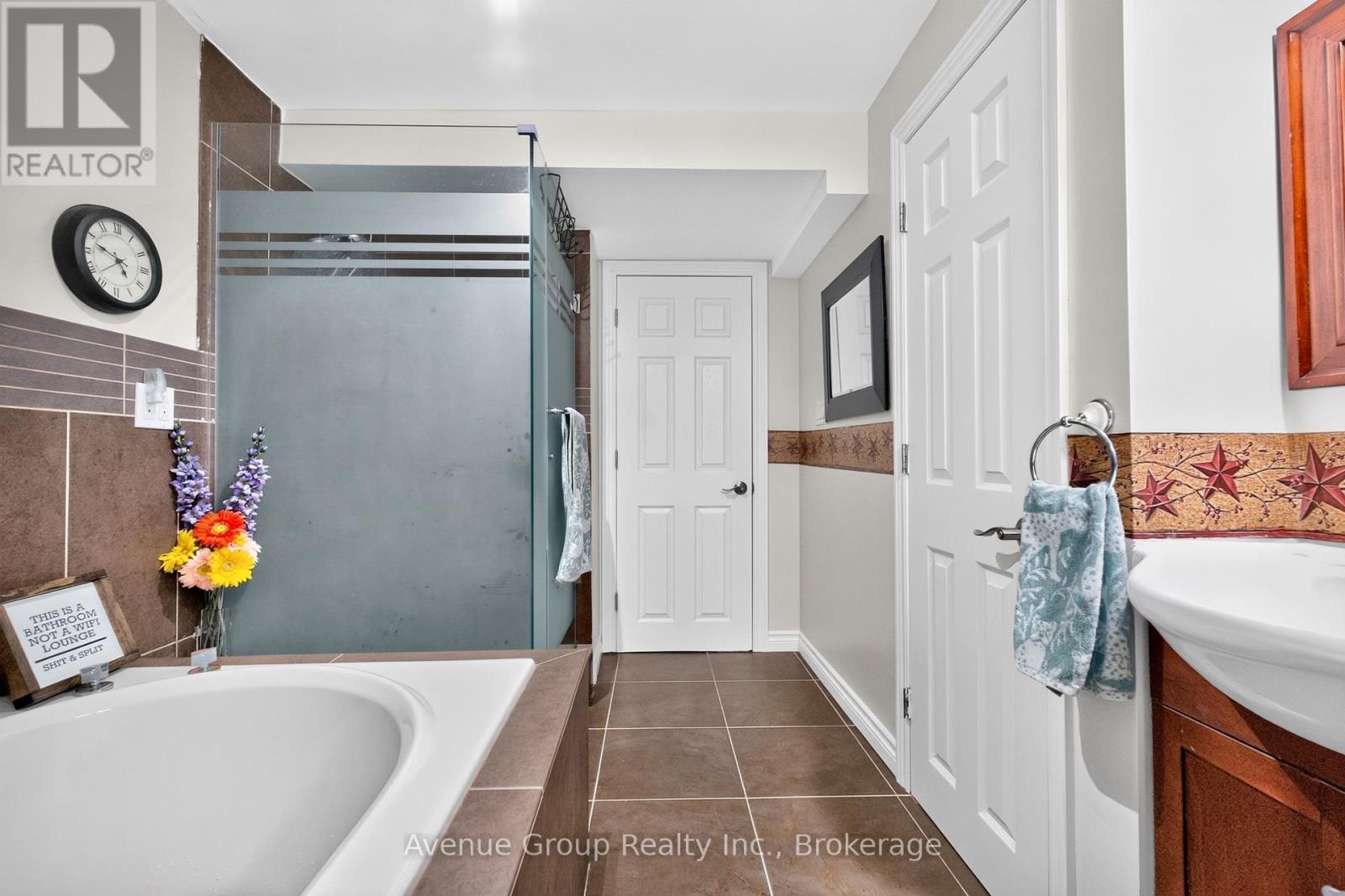 141 BUDEA CRESCENT - Image 24