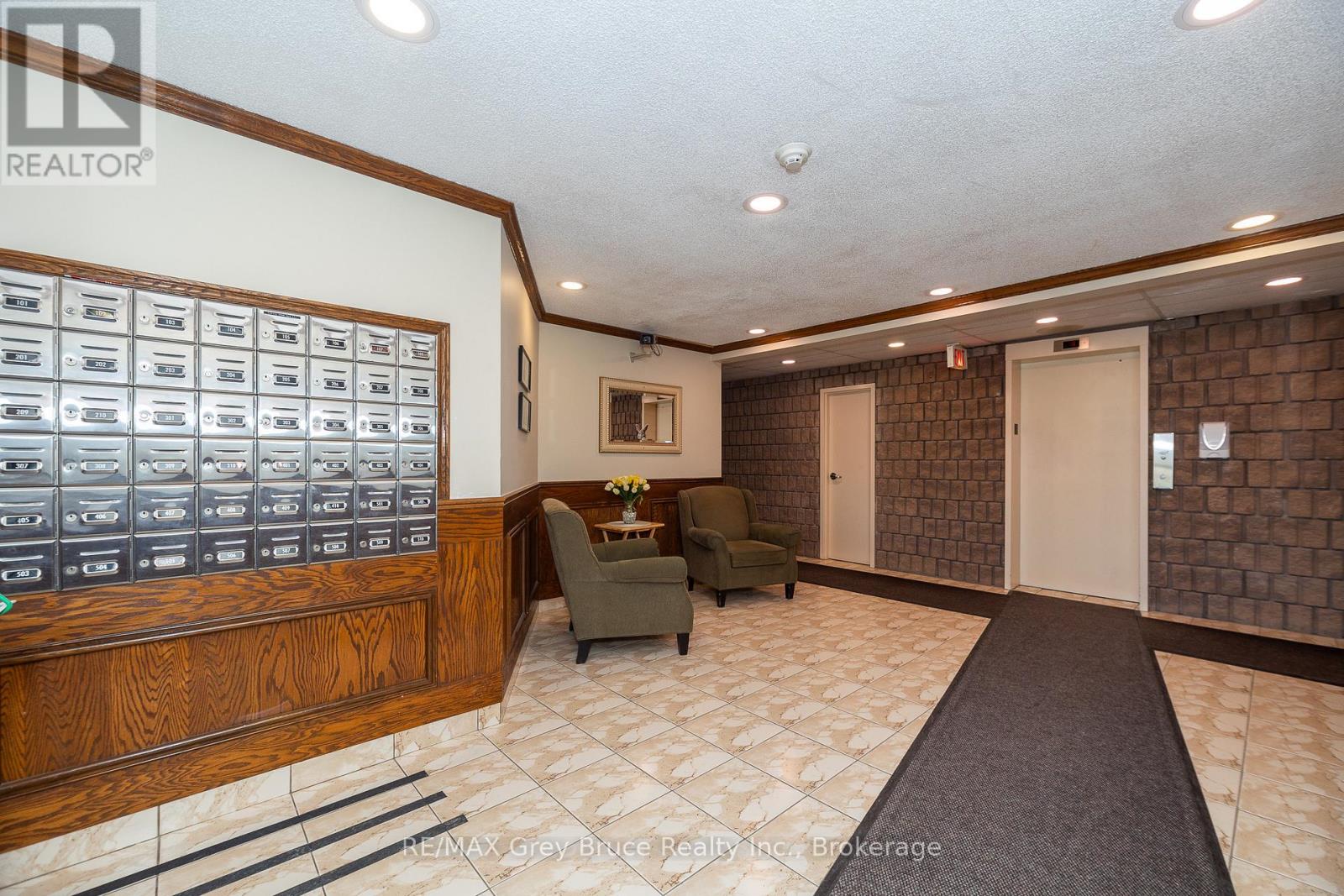 #502 850 6TH STREET E - 7