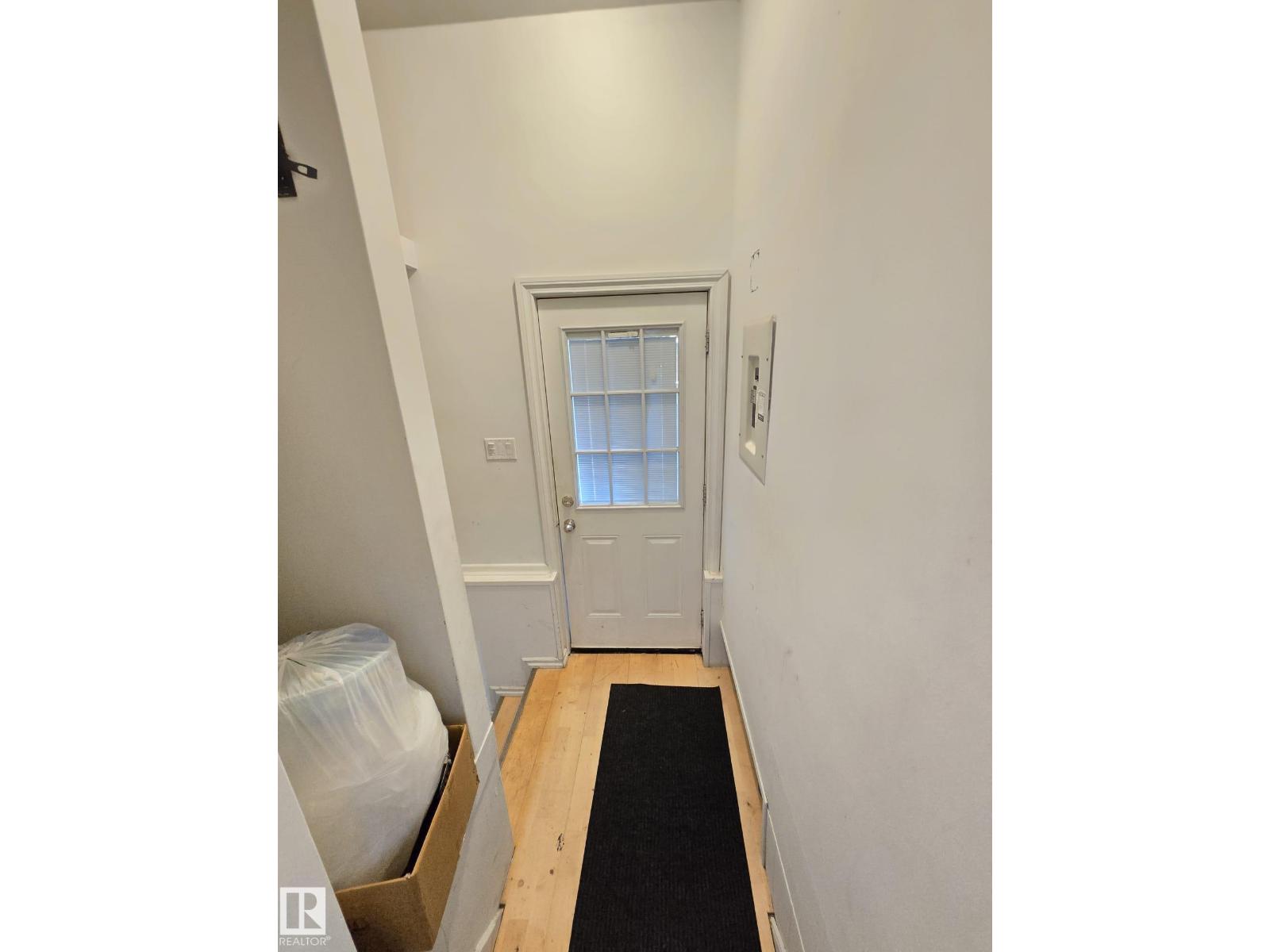 9616 63 AV NW - 13