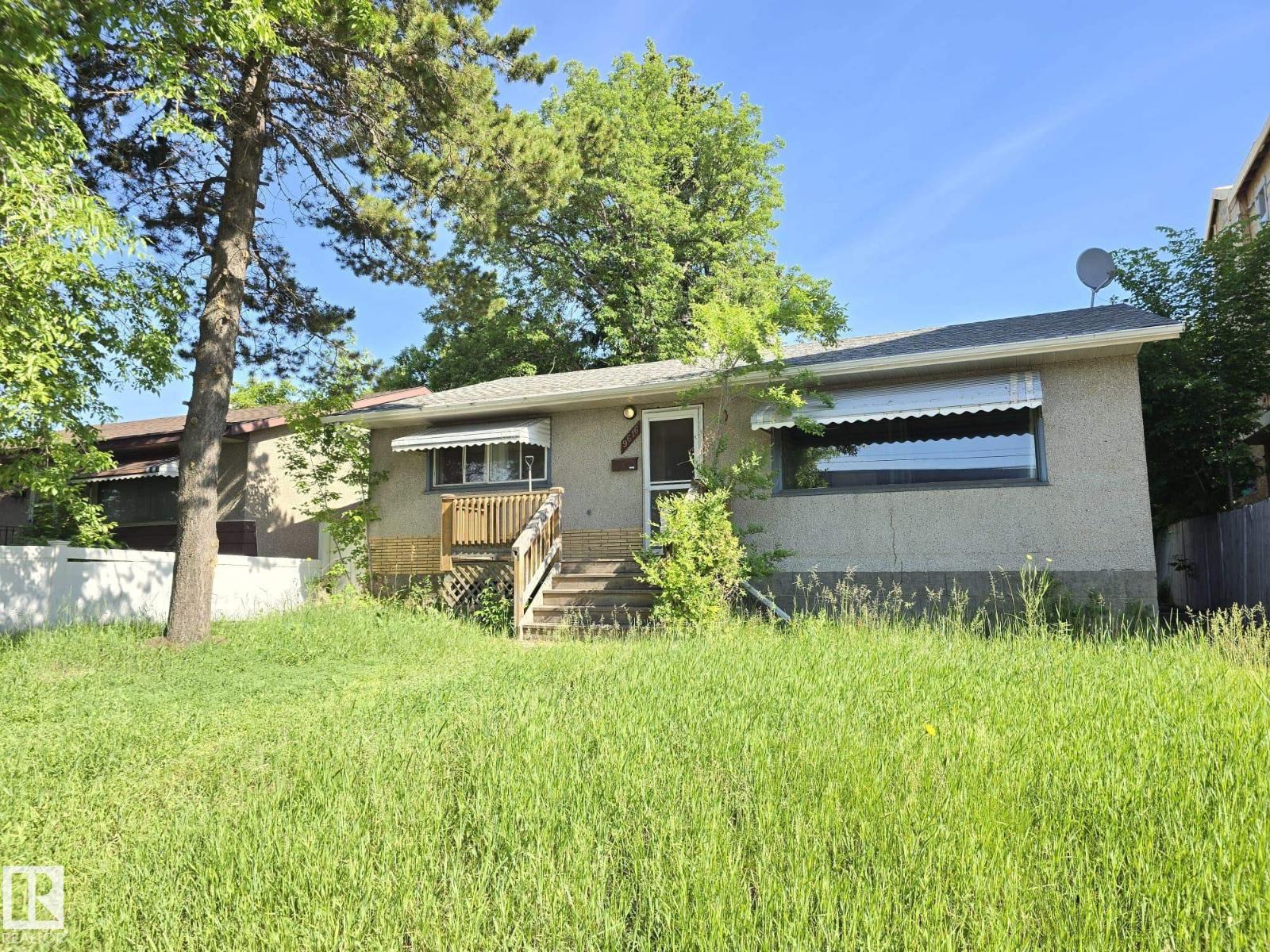 9616 63 AV NW - 1