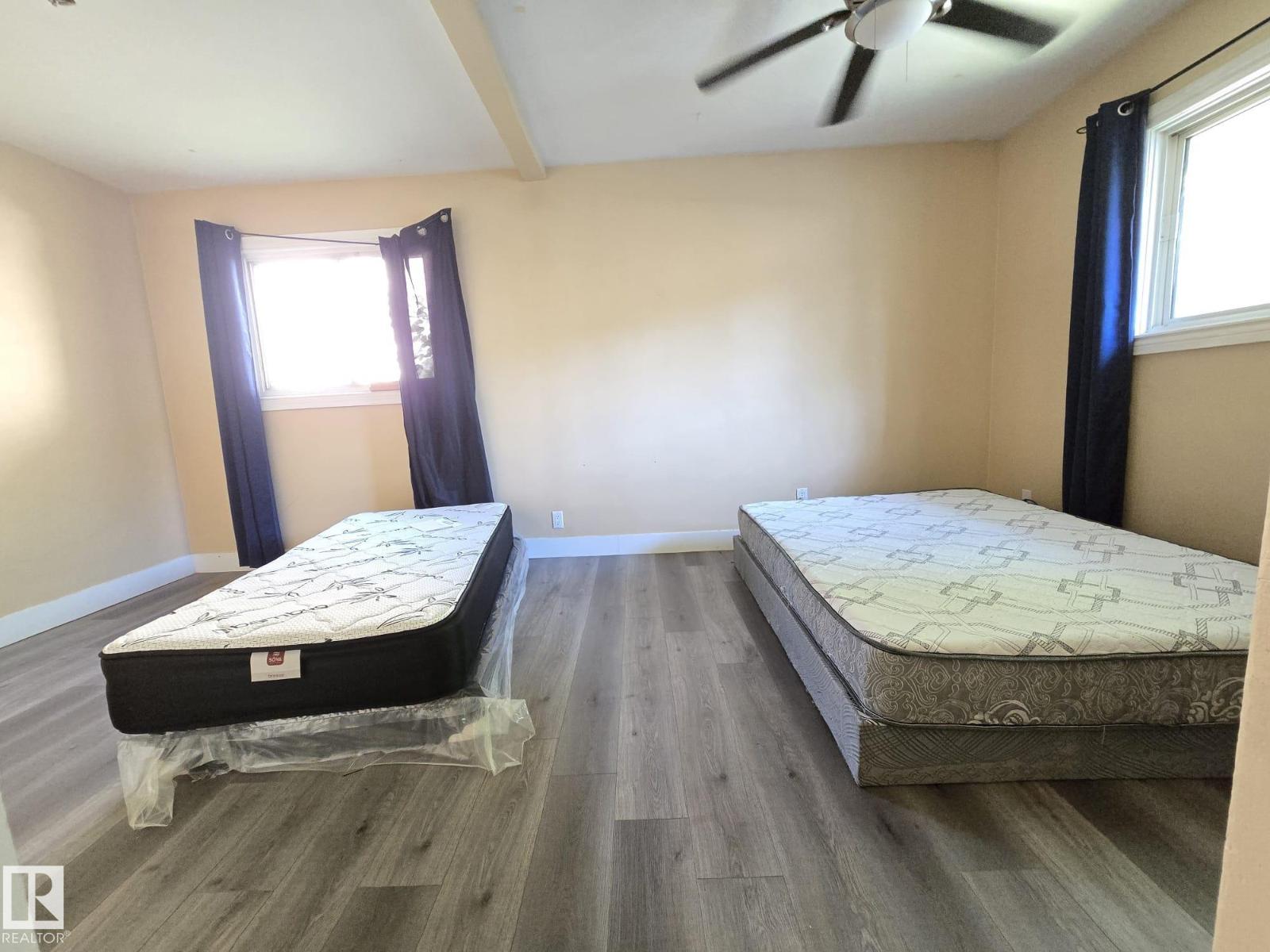 9616 63 AV NW - 7