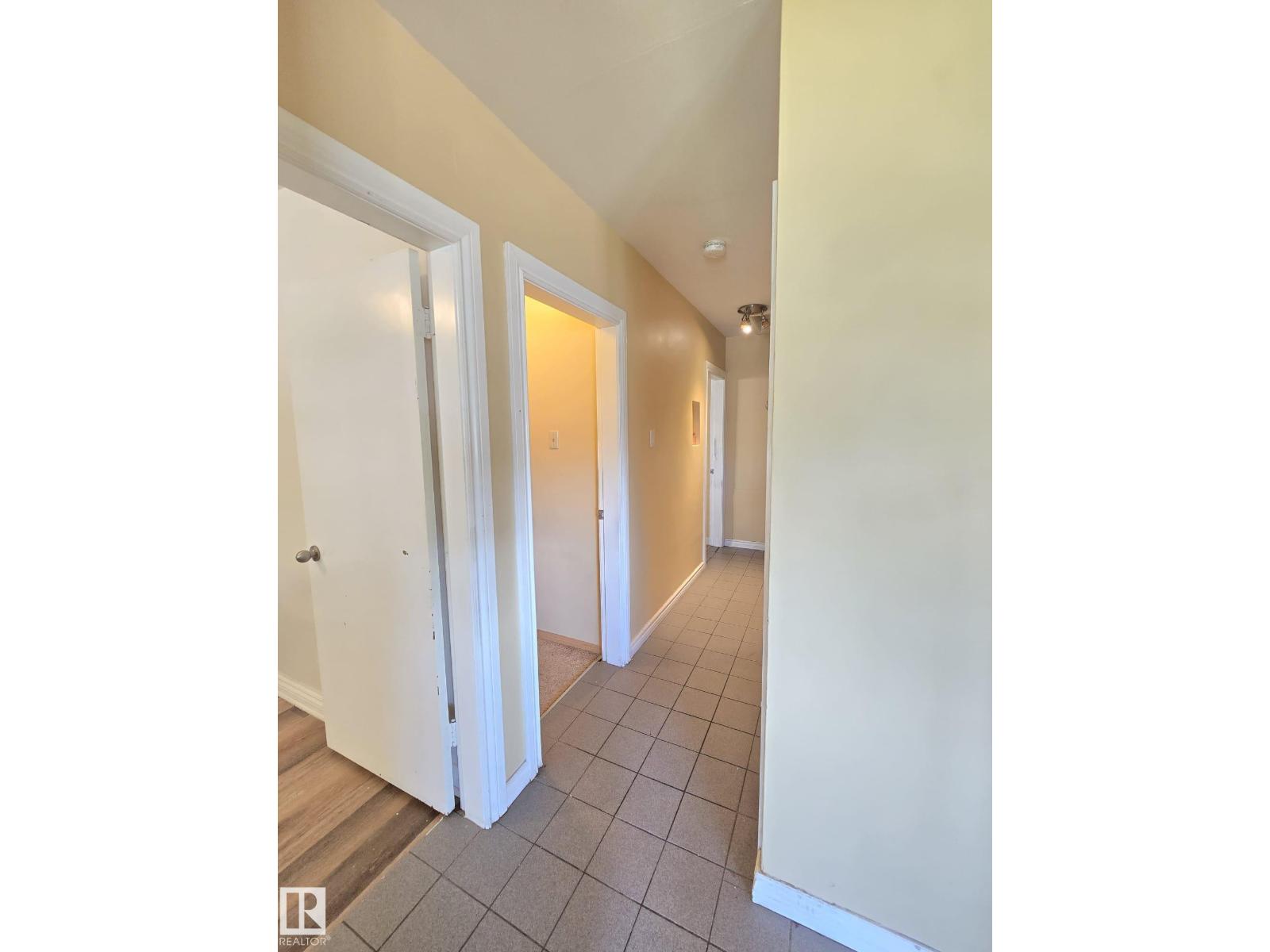 9616 63 AV NW - 5