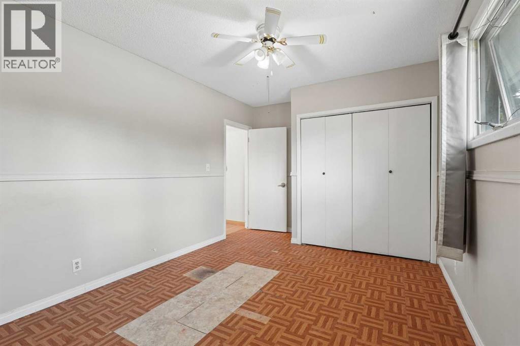 736 2 Street W - 17