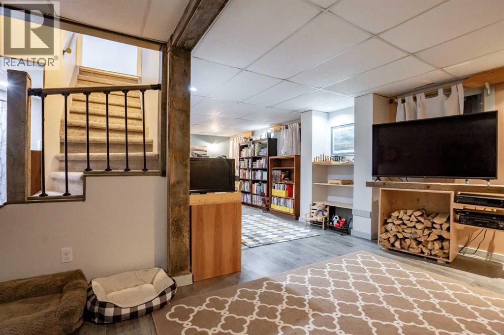 8 Grenier Ave - 33