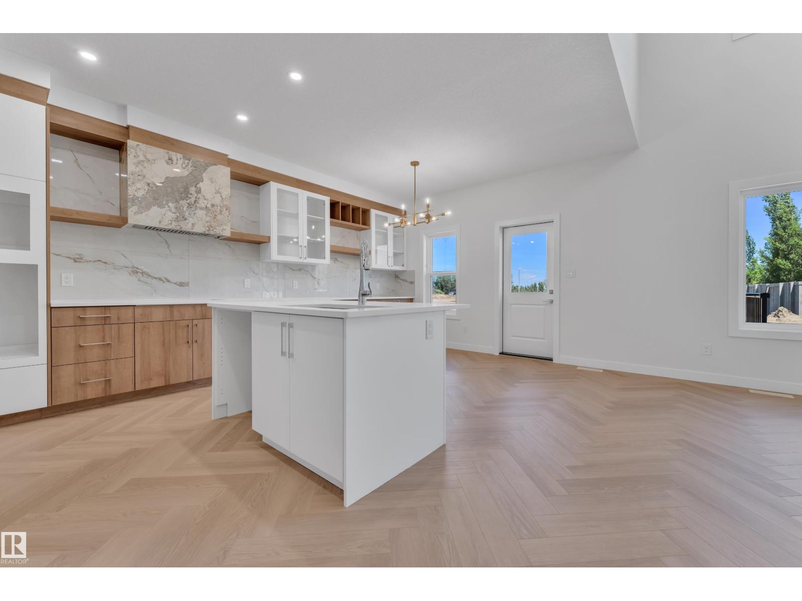 379 Linden LO - 14