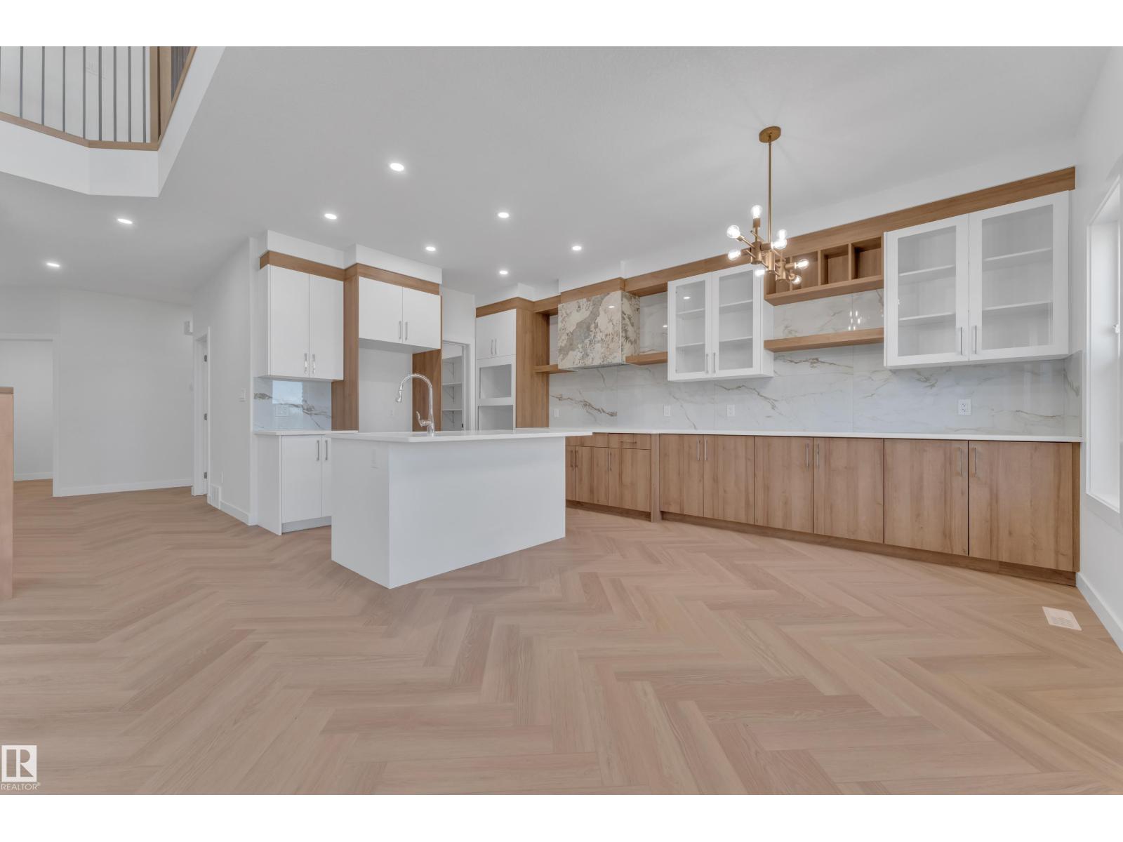 379 Linden LO - 16
