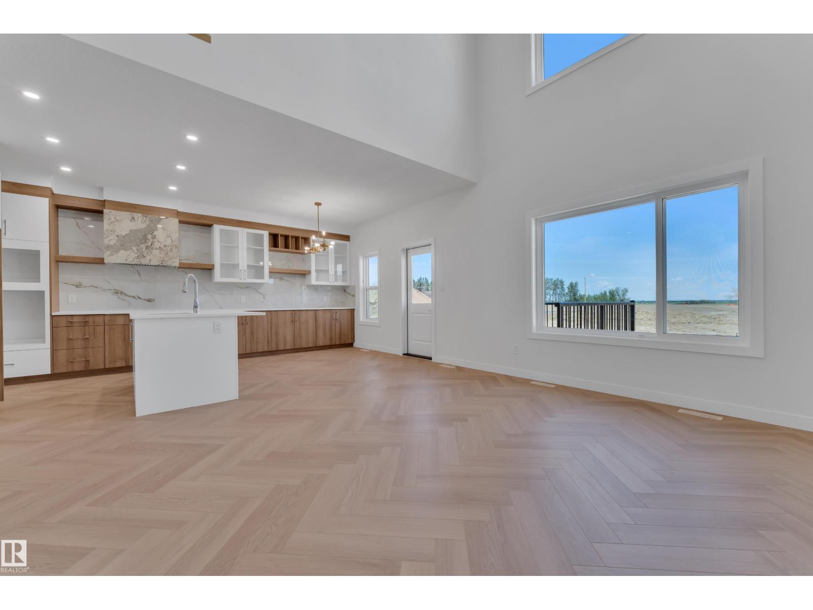 379 Linden LO - 18
