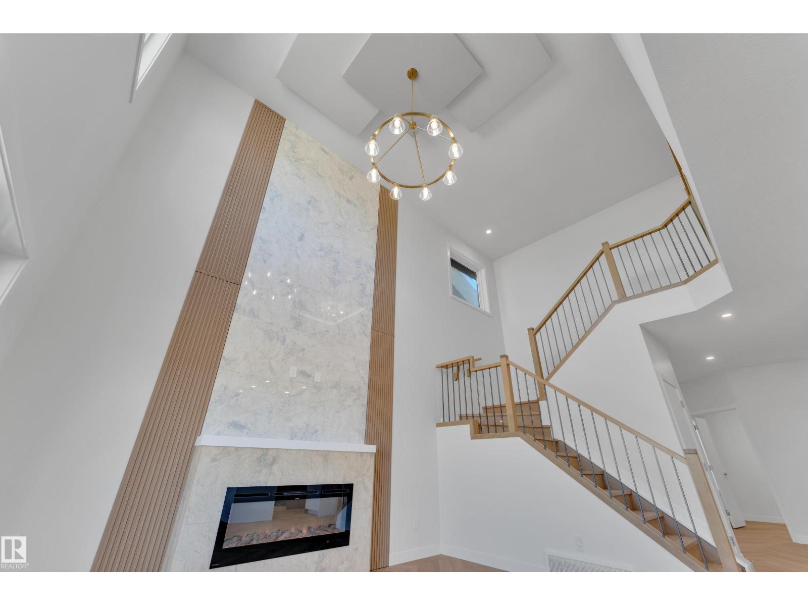379 Linden LO - 23