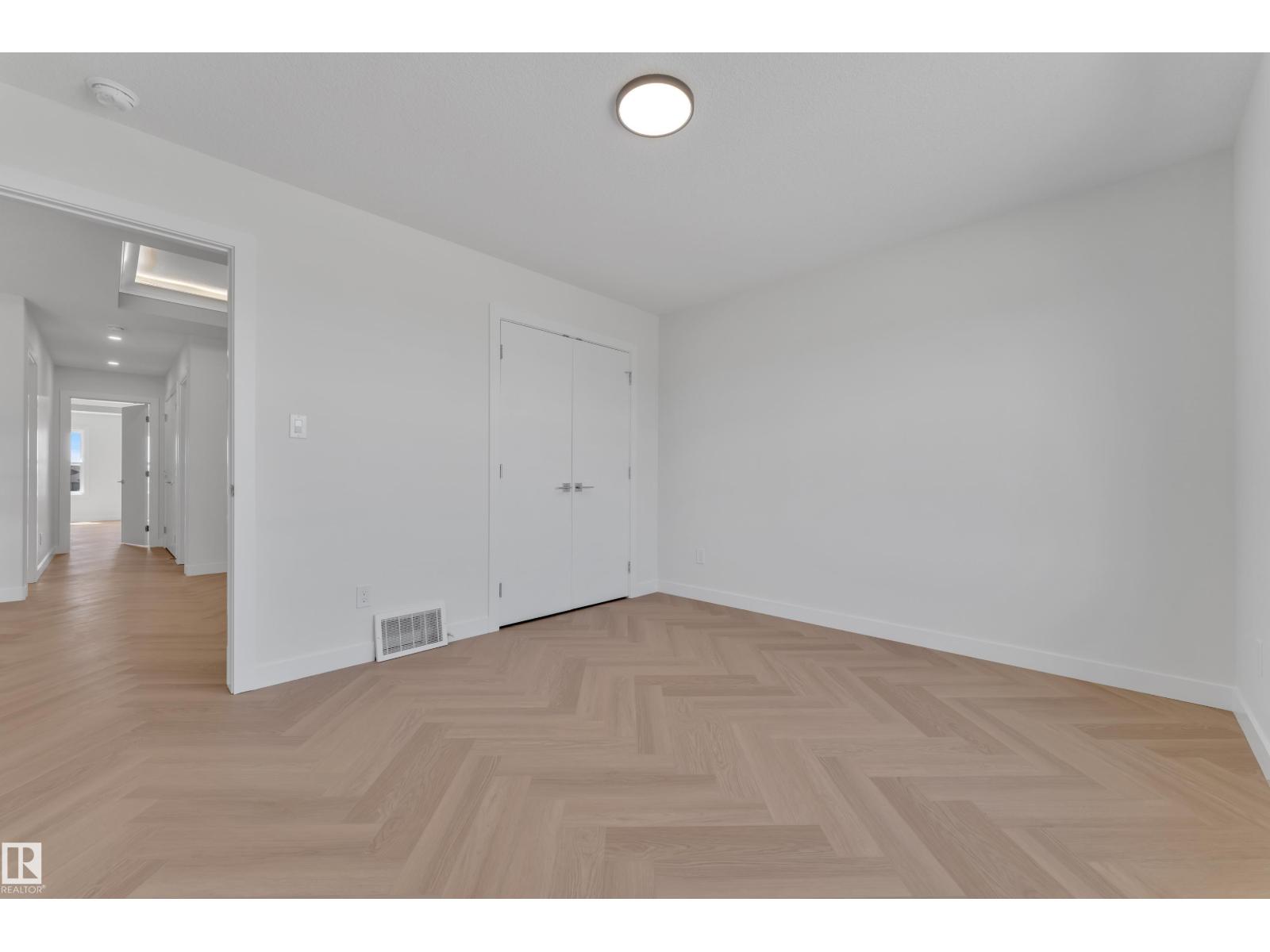 379 Linden LO - 26