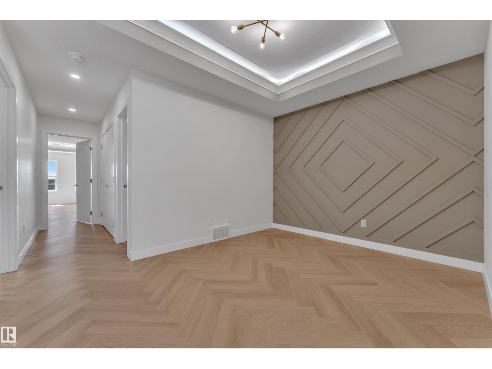 379 Linden LO - 27