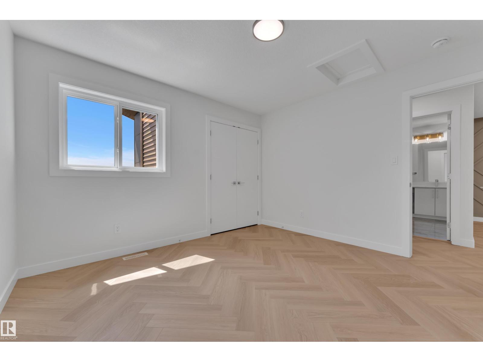 379 Linden LO - 29