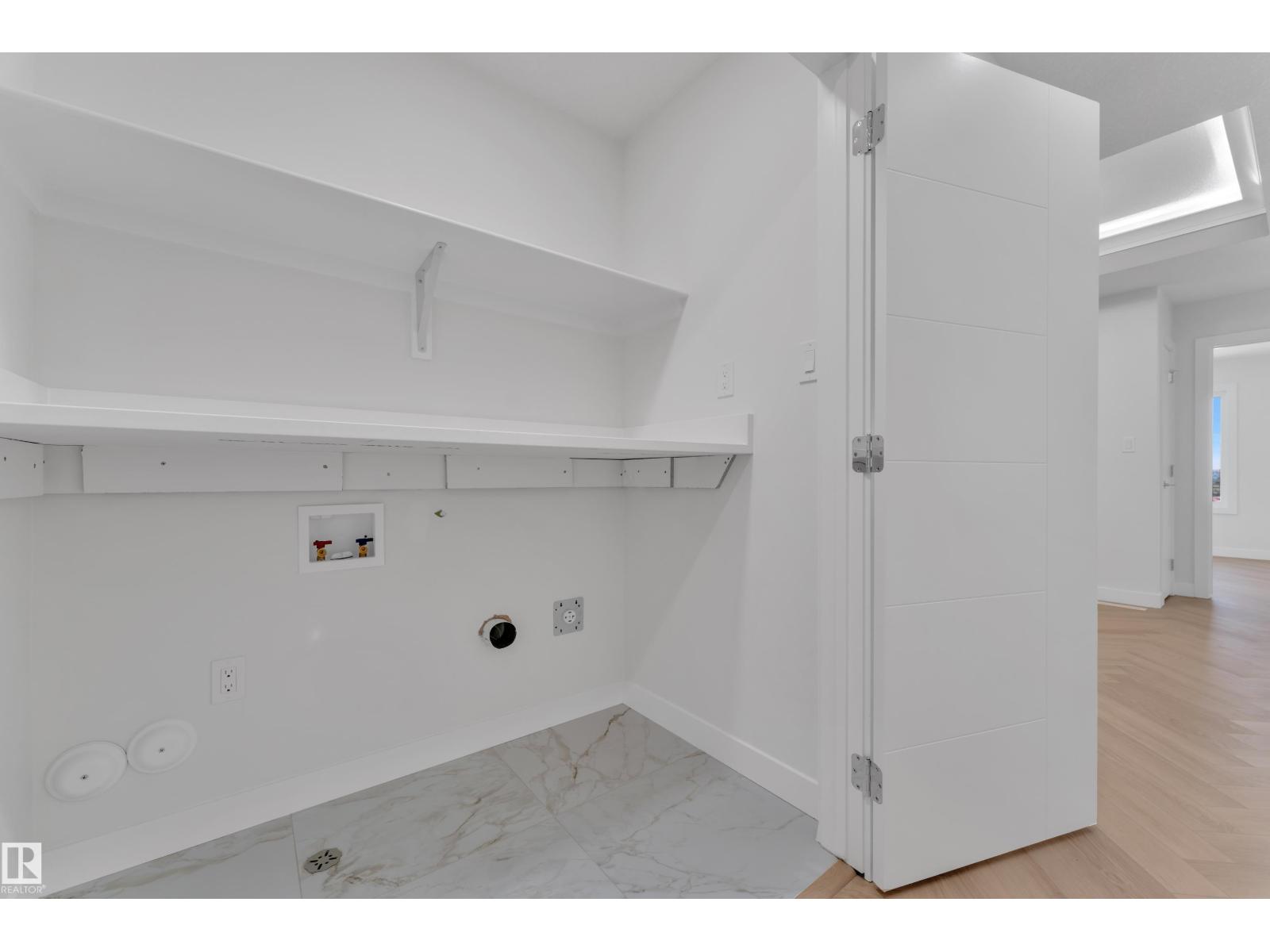 379 Linden LO - 31