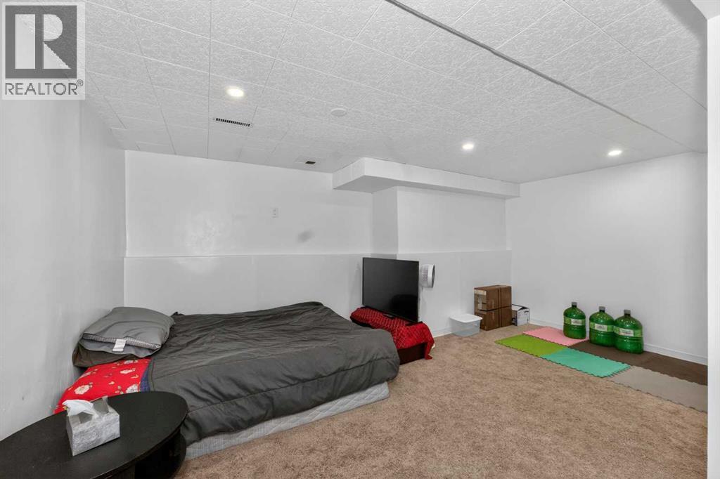 10 Falconer Terrace NE - 32