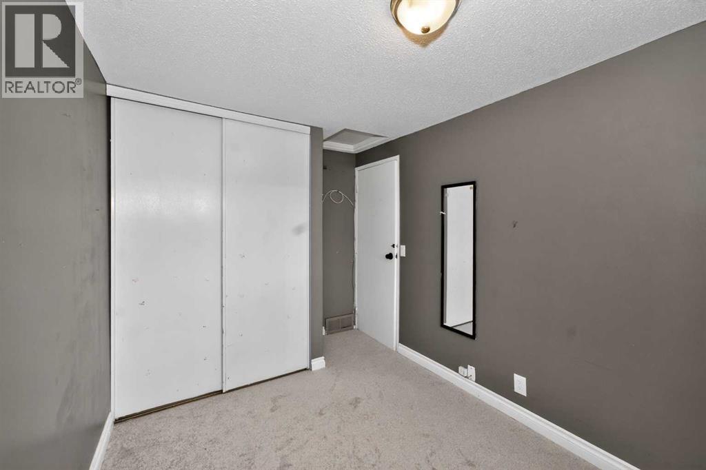 10 Falconer Terrace NE - 19