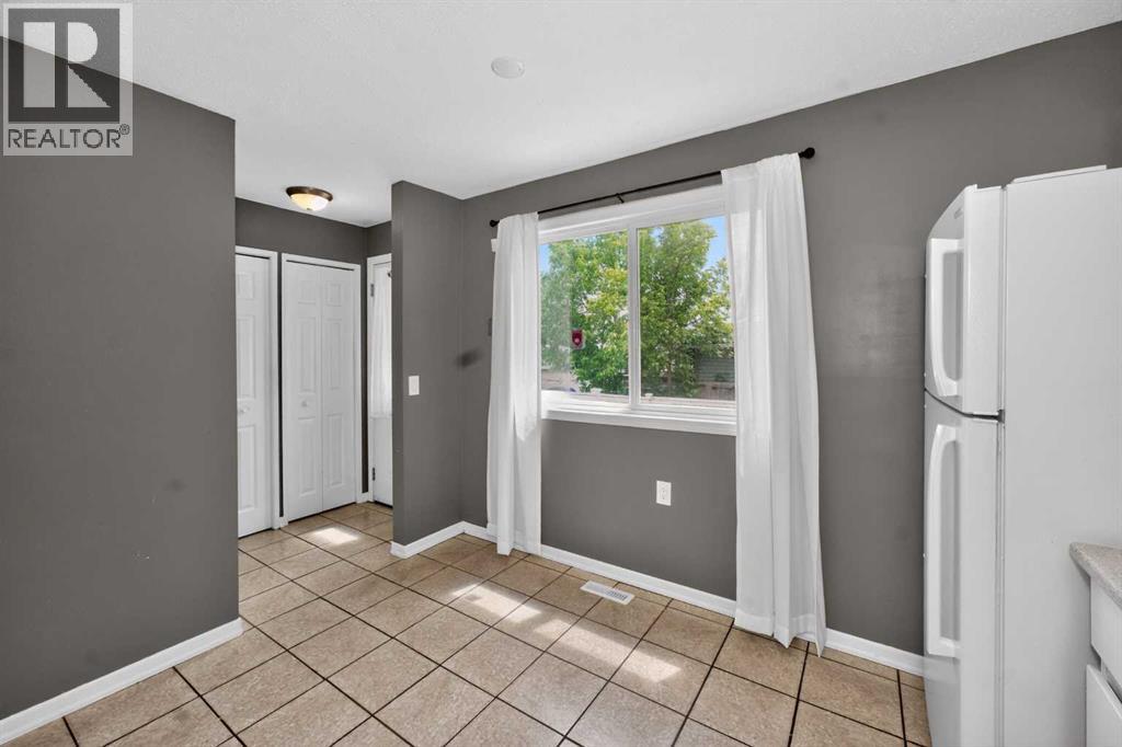 10 Falconer Terrace NE - 11