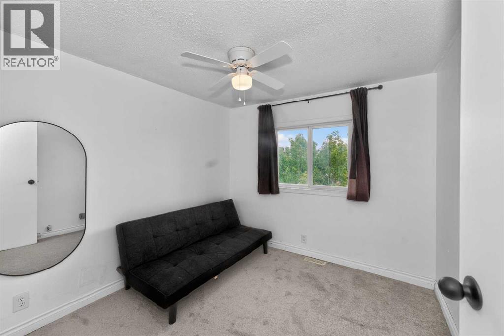 10 Falconer Terrace NE - 17