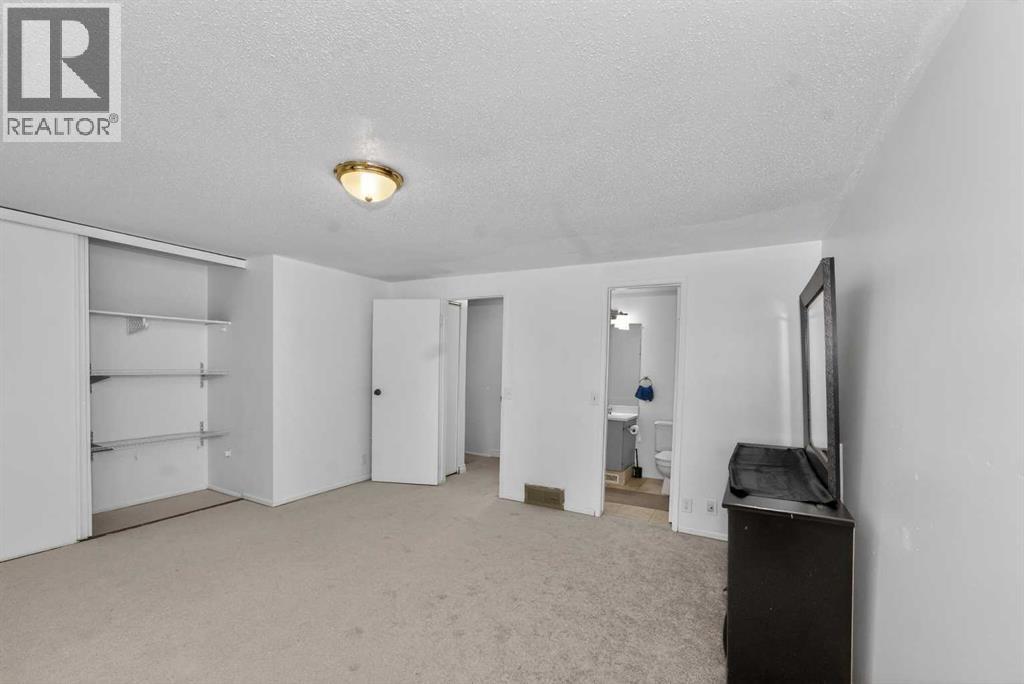 10 Falconer Terrace NE - 16