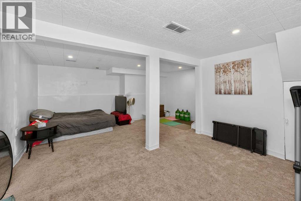 10 Falconer Terrace NE - 30