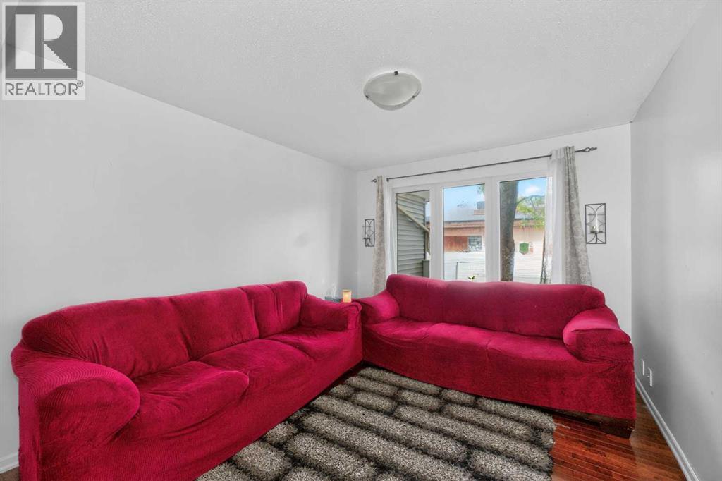 10 Falconer Terrace NE - 13