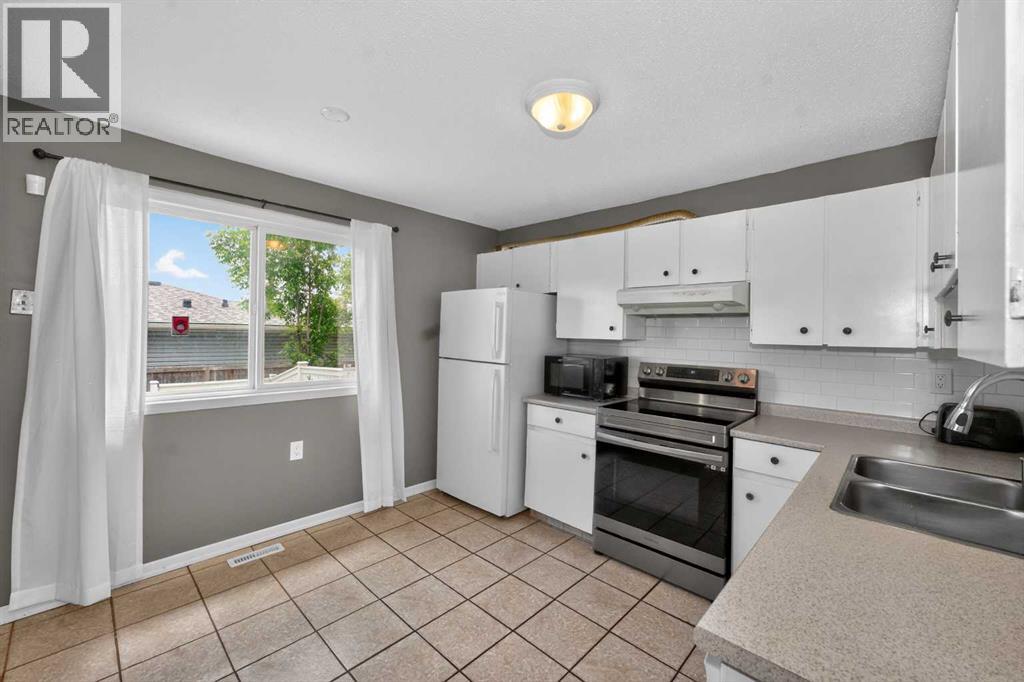 10 Falconer Terrace NE - 7