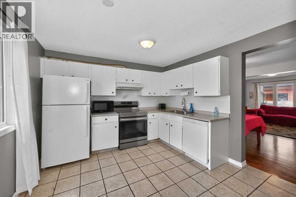 10 Falconer Terrace NE - 9