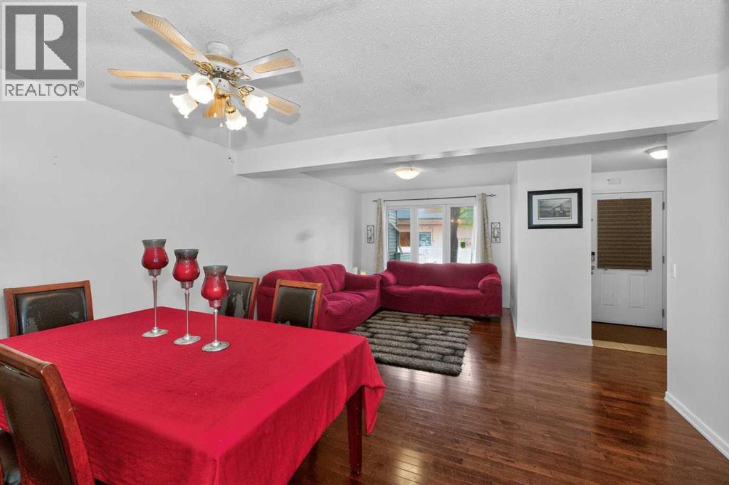 10 Falconer Terrace NE - 10