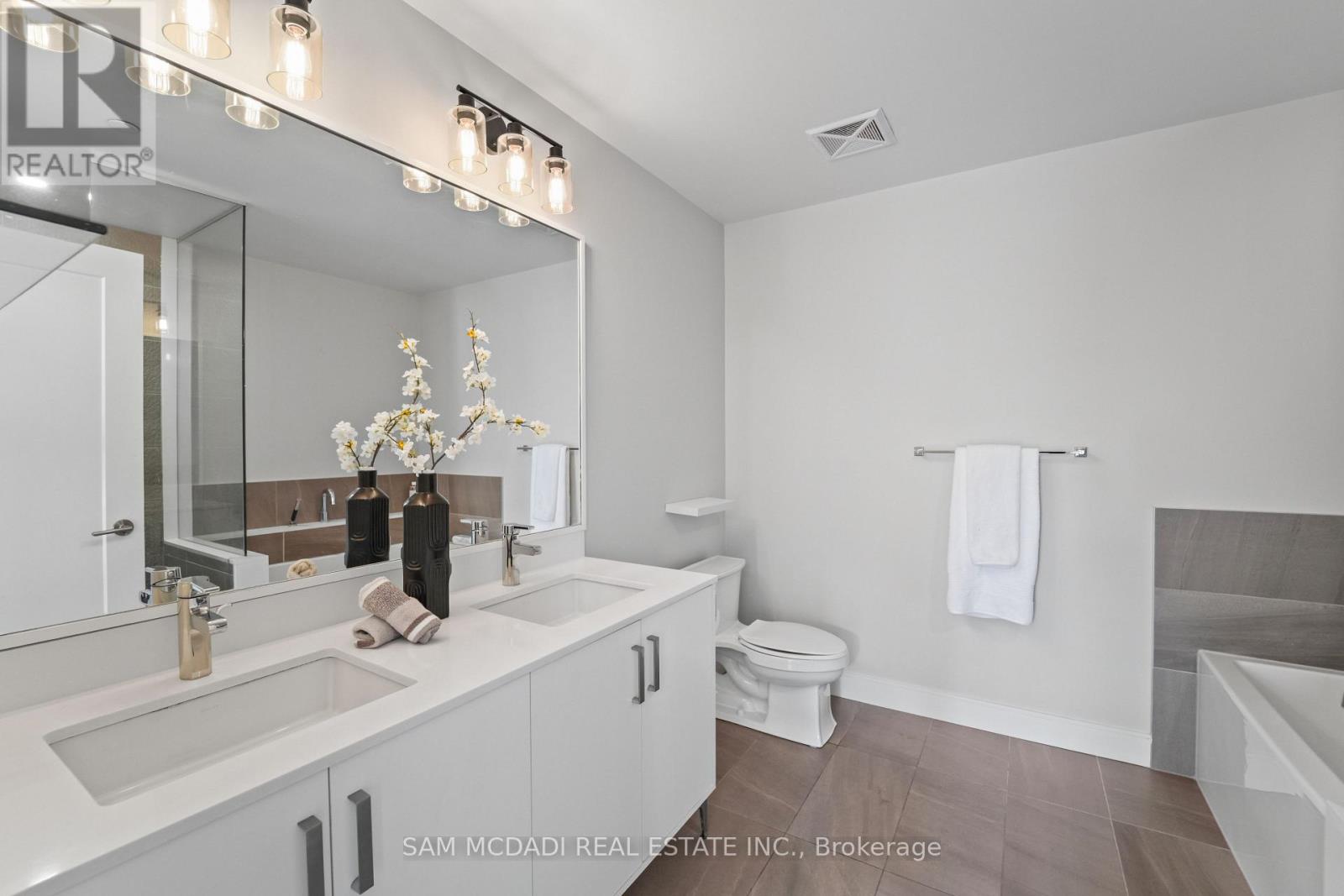 #415 1575 LAKESHORE ROAD W - Image 24