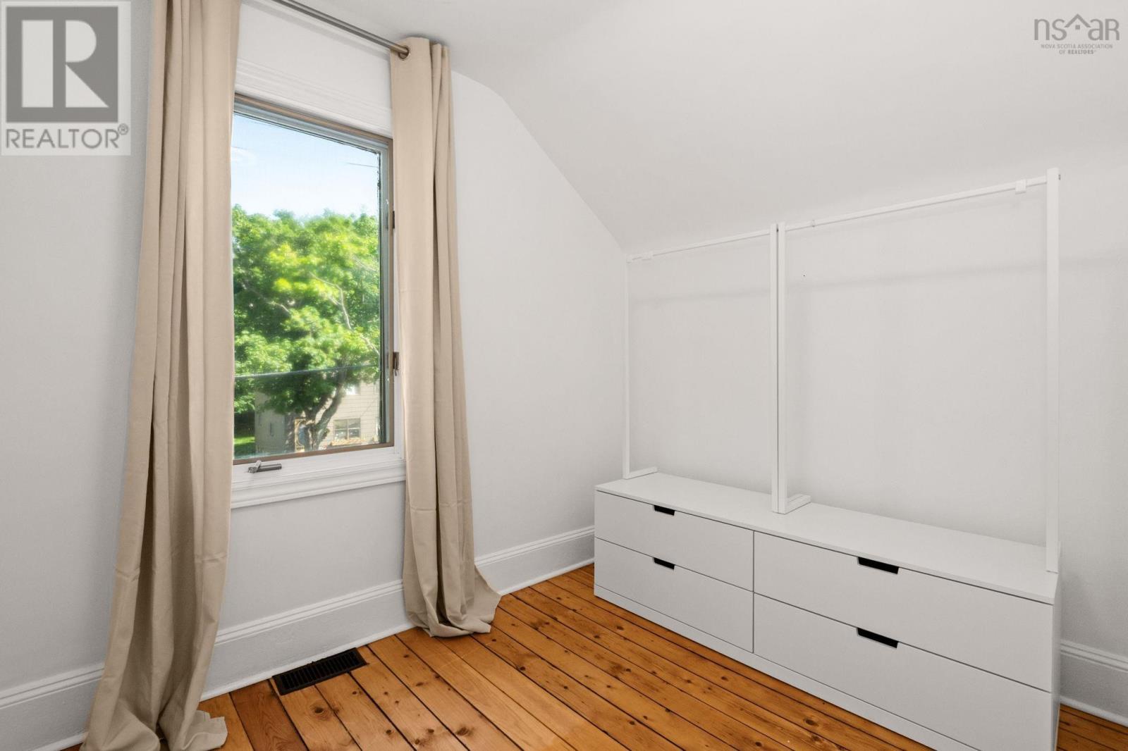 Property 28 of 37 of 11 Sinclair Street