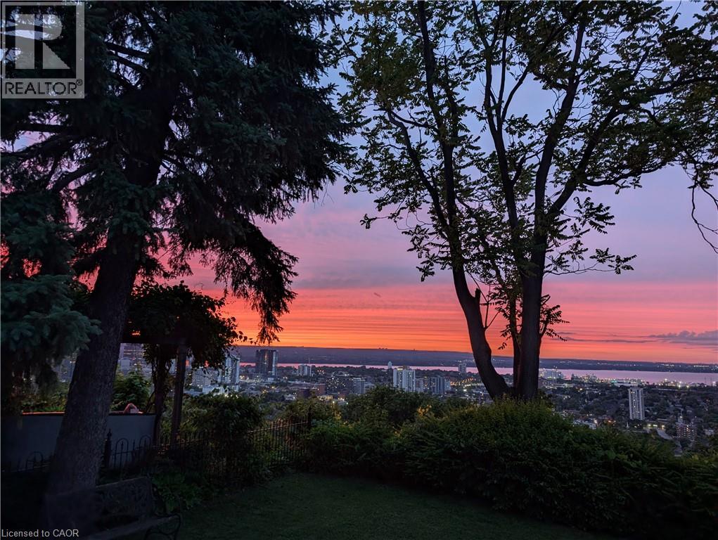 47 MOUNTAIN PARK Avenue - 50