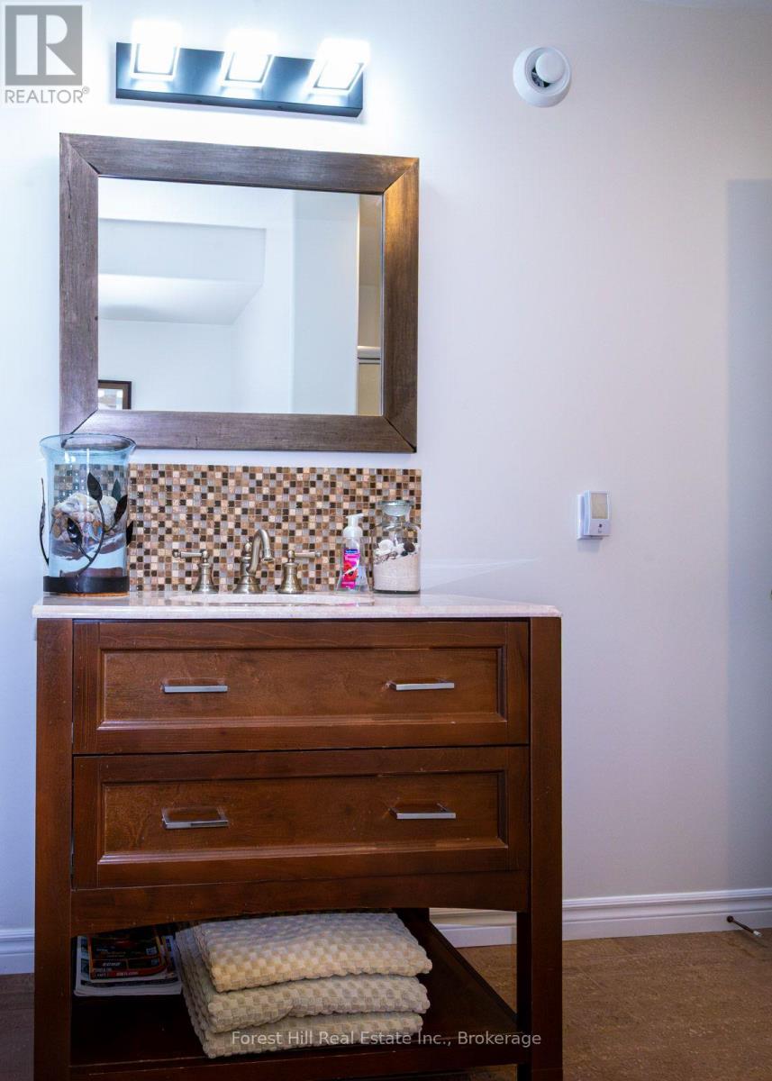 512 SALTER STREET S - 21