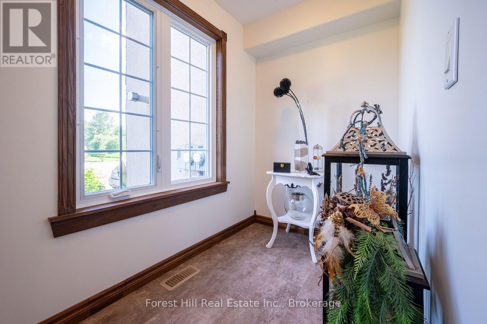 512 SALTER STREET S - 23