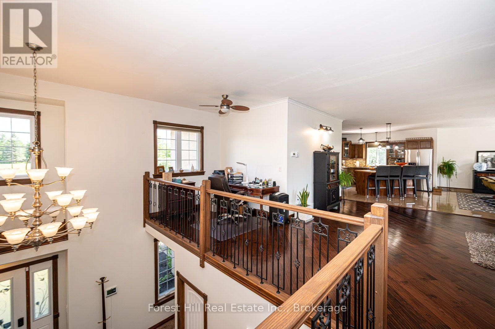 512 SALTER STREET S - 32