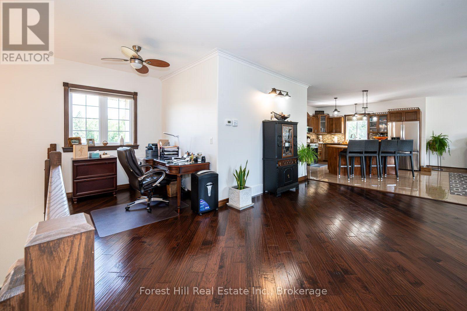 512 SALTER STREET S - 33