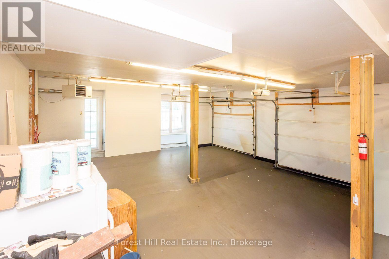 512 SALTER STREET S - 40