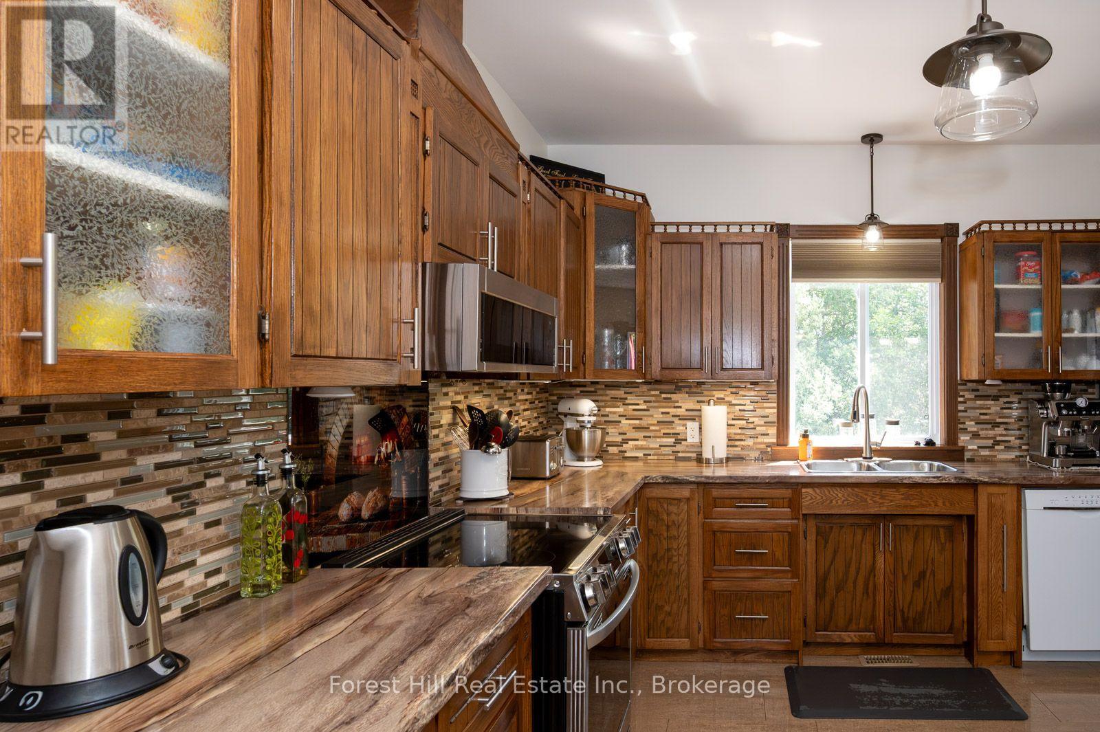 512 SALTER STREET S - 7