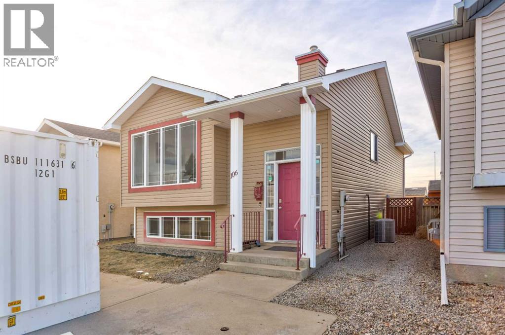 106 Peigan Court W - 1