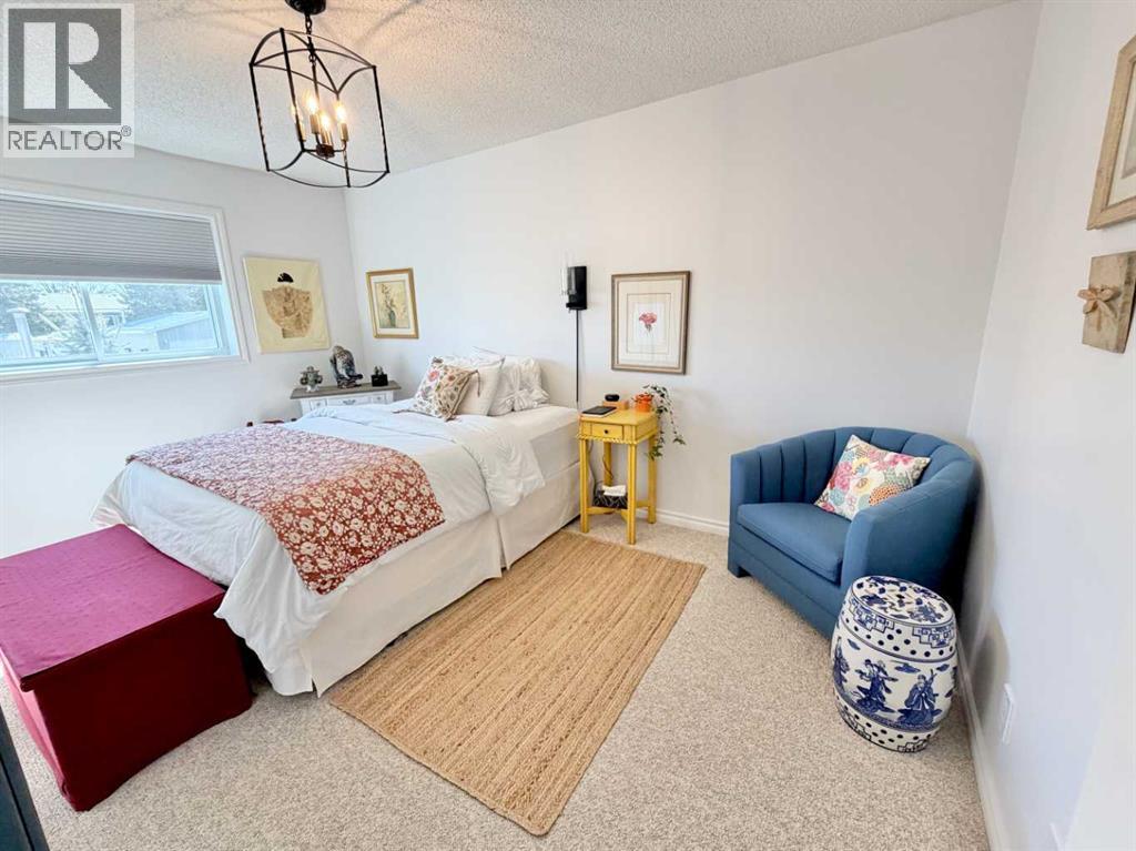 1004 13 Street SE - 14