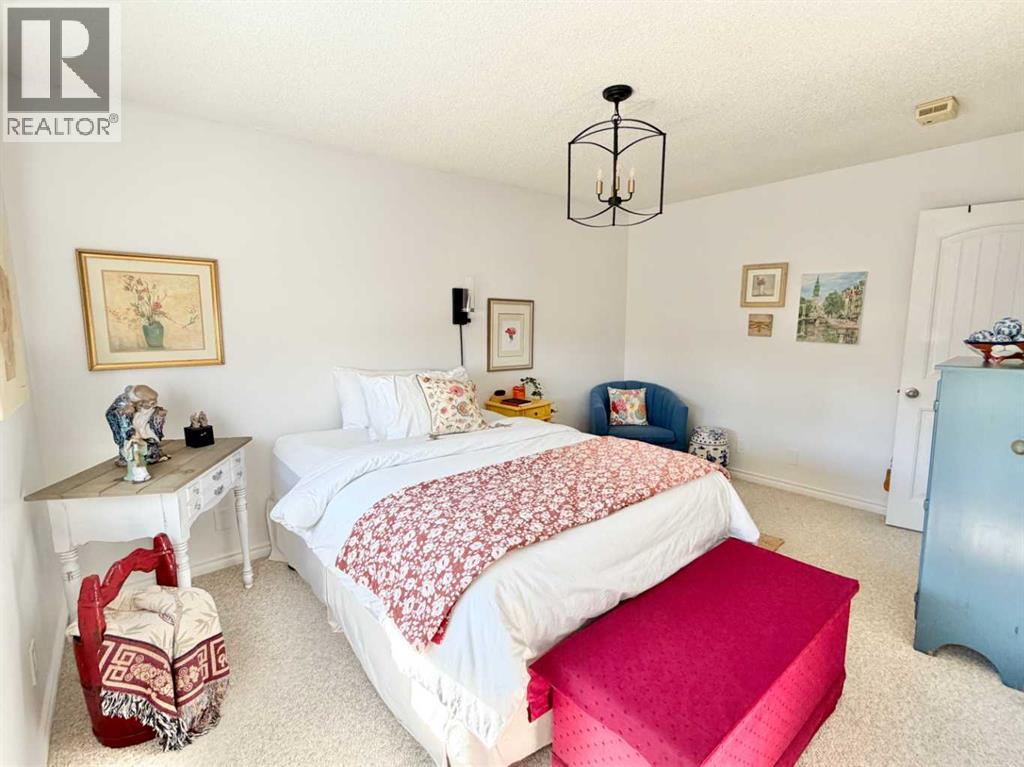 1004 13 Street SE - 15